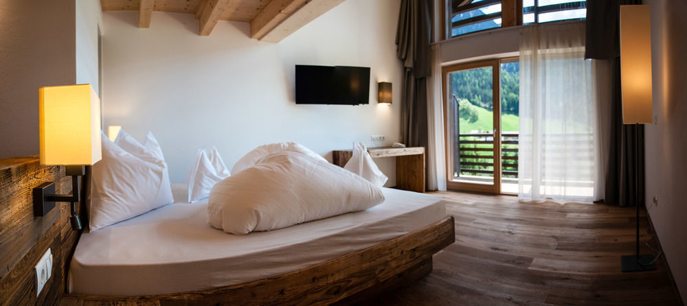 La Casies Mountain Hotel Santa Maddalena in Casies Ngoại thất bức ảnh